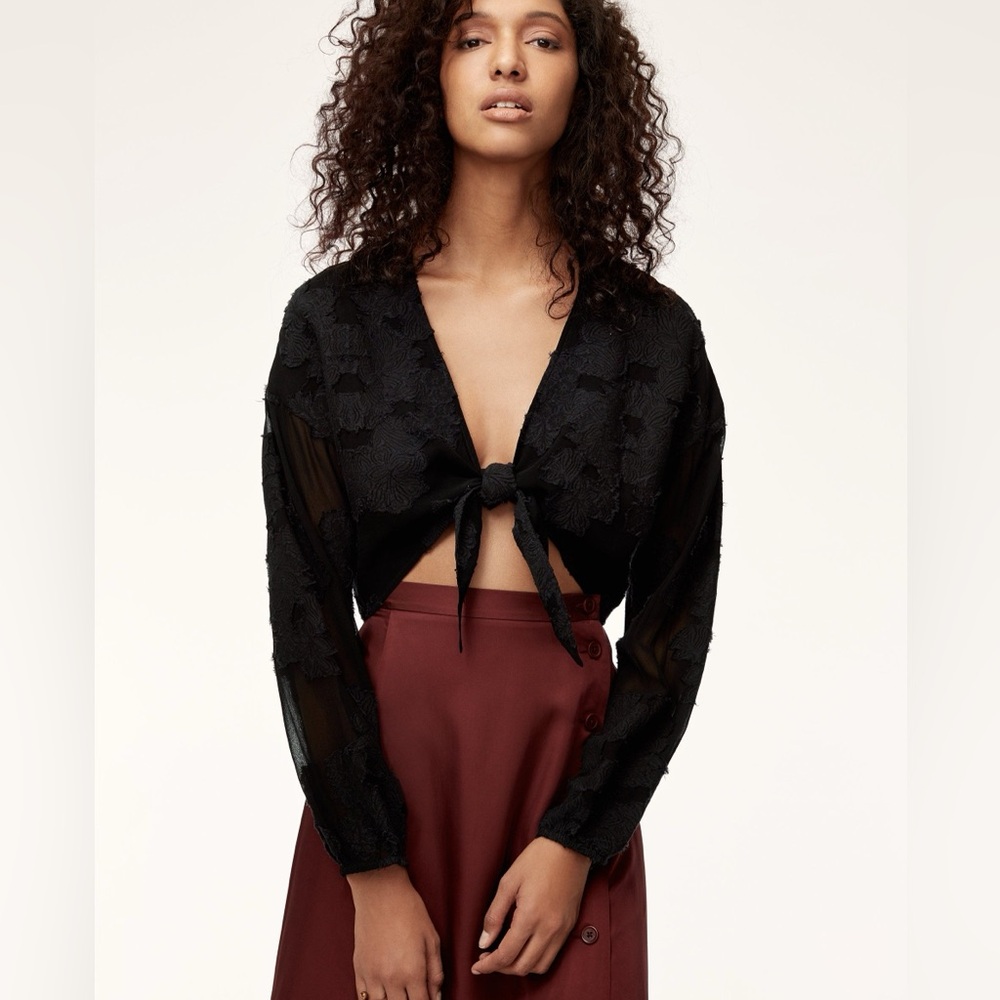 Wilfred “Raissa Blouse” with Floral Appliqué Details 🌸